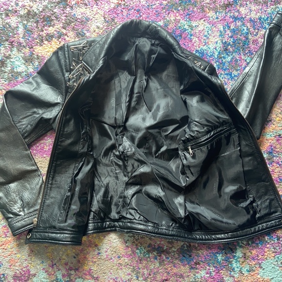 🖤Edgy Leather Jacket🖤 - Picture 8 of 11
